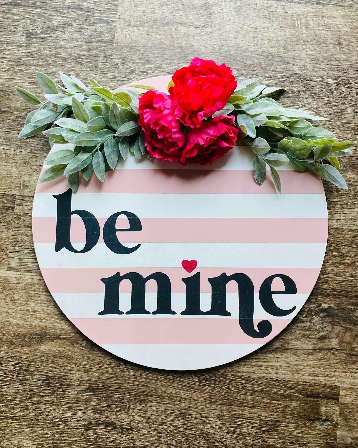 Love is in the air and I&rsquo;m in love with this be mine circle sign for my front door. Order yours today and share some love all month long. Happy first day of February. #valentines #bemine #circlesign #pluffmuds #shopsmall #shoplocal #shopclt