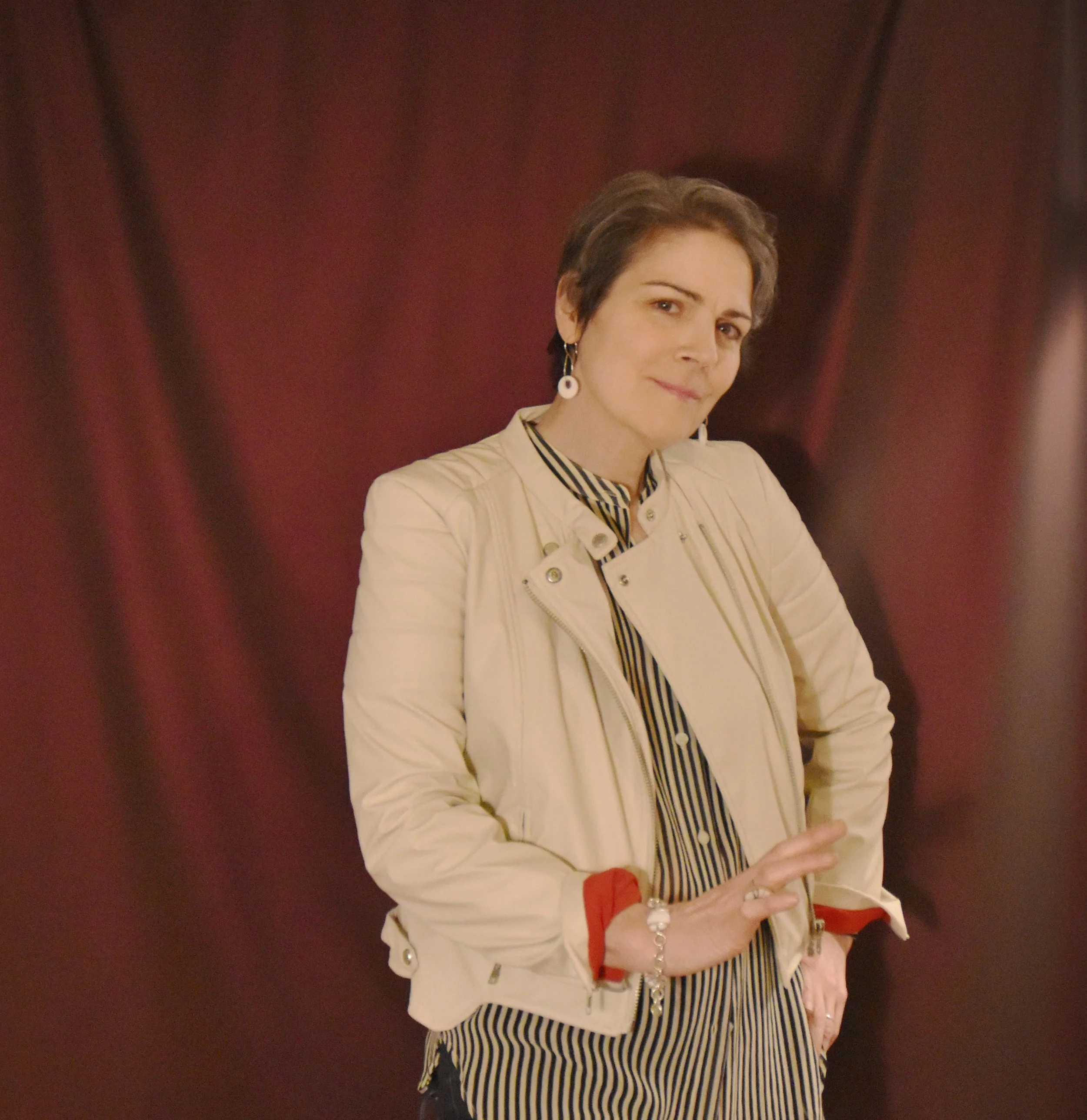 MM_white jacket_hand_6541_crop.jpg