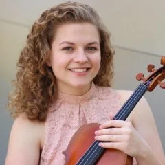 JohannaNowikHeadshot2019.jpg