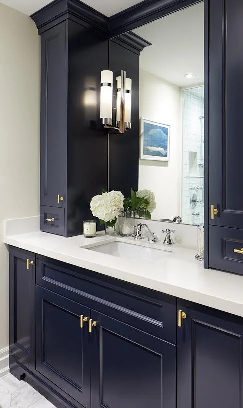 Downsizing in Style: Toronto Condominium Bathroom