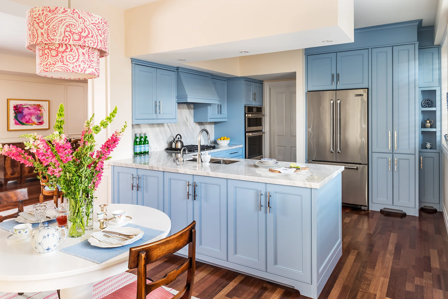 High-Rise Kitchen & Dining Area
