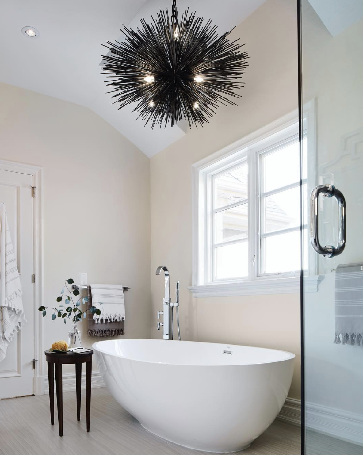 Kelly Wearstler chandelier, interior design by Cynthia Ferguson