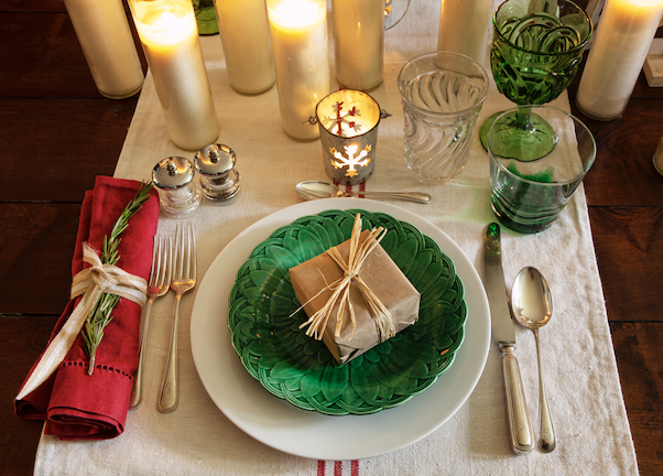 Traditional Christmas Tabletop