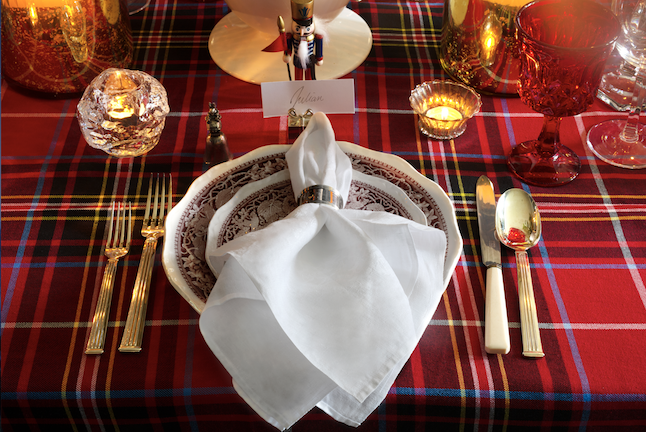 Classical Holiday Tabletop Design