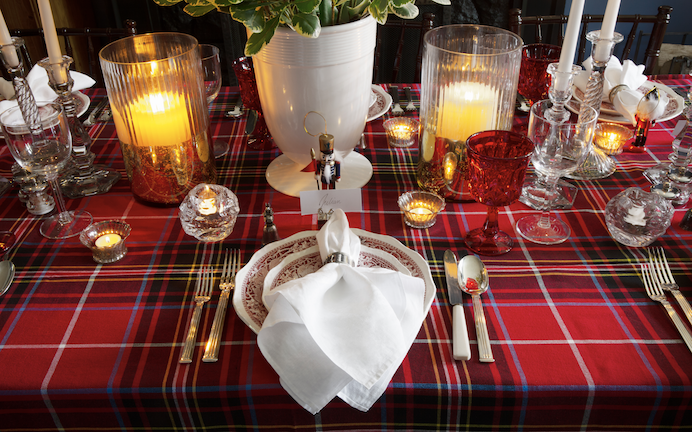 Classic Plaid Holiday Tabletop Design