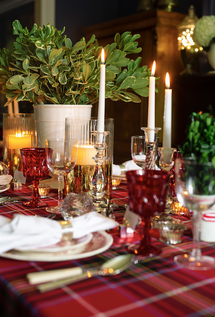 Classical Holiday Tabletop Design