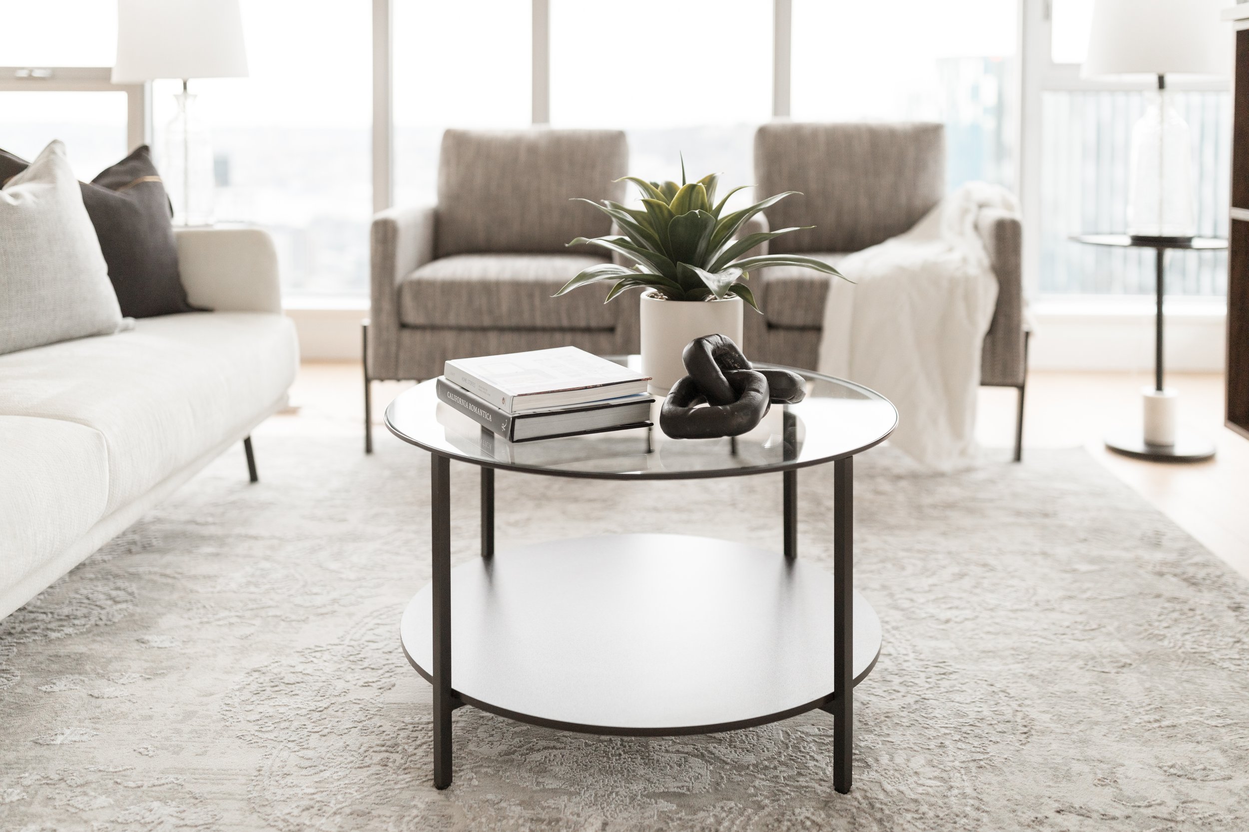 SEATTLE-SKYRISE-MKSTAGING-REAL-ESTATE-RACHEL-SYRISKO-PHOTOGRAPHY-18.jpg