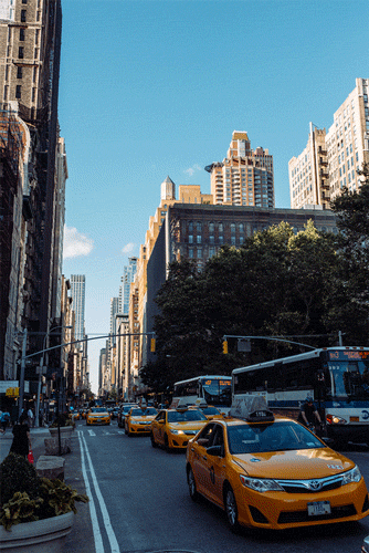 dbb0f8c37ae002be-flatirontaxi2-web2.gif