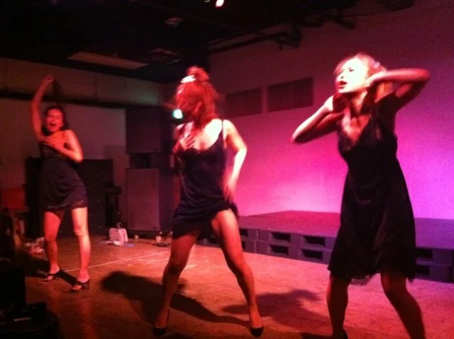  nic dance performance @Roppongi Deluxe, Tokyo (2011)    nic: Nao Usui, Mitsue Fujimoto and Risa Muramatsu Ray 
