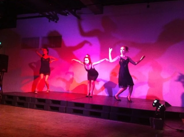  nic dance performance @Roppongi Deluxe, Tokyo (2011)    nic: Nao Usui, Mitsue Fujimoto and Risa Muramatsu Ray 