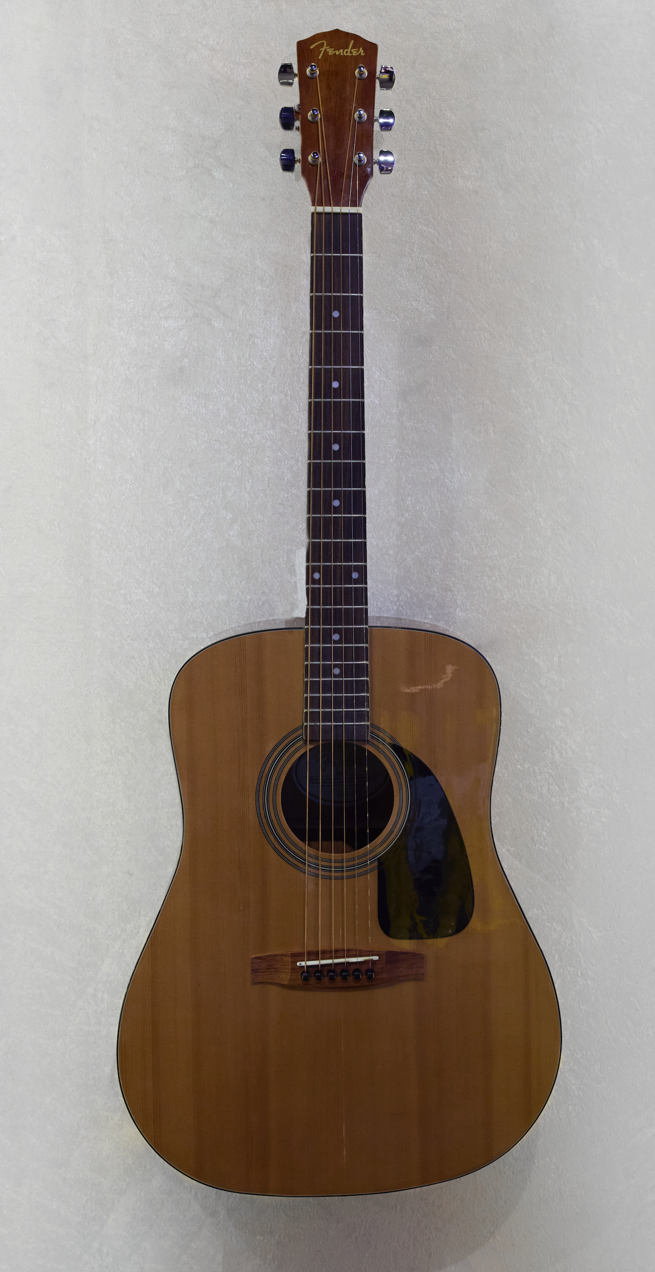 Hard Rock Cafe _Oasis Guitar Plain.png