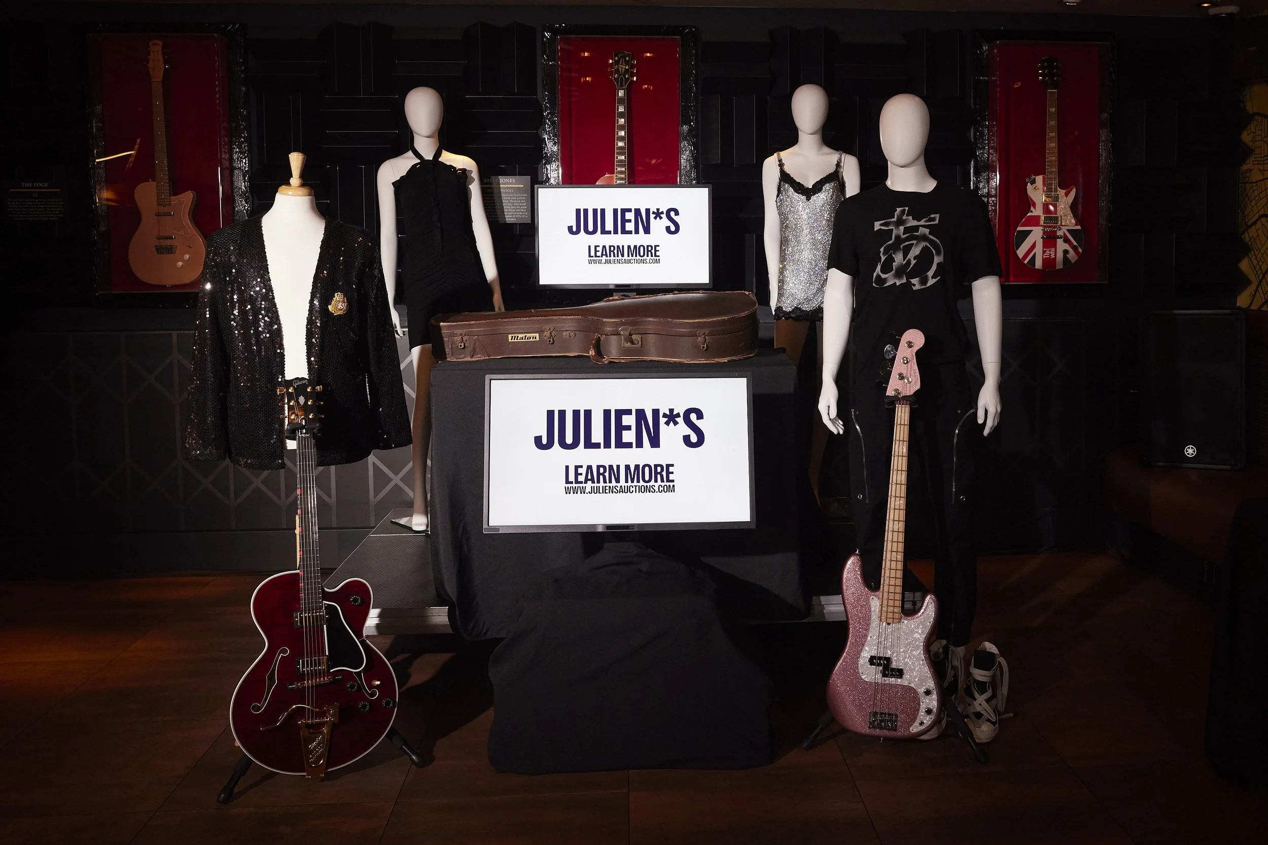 John Lennons Guitar 5.jpg