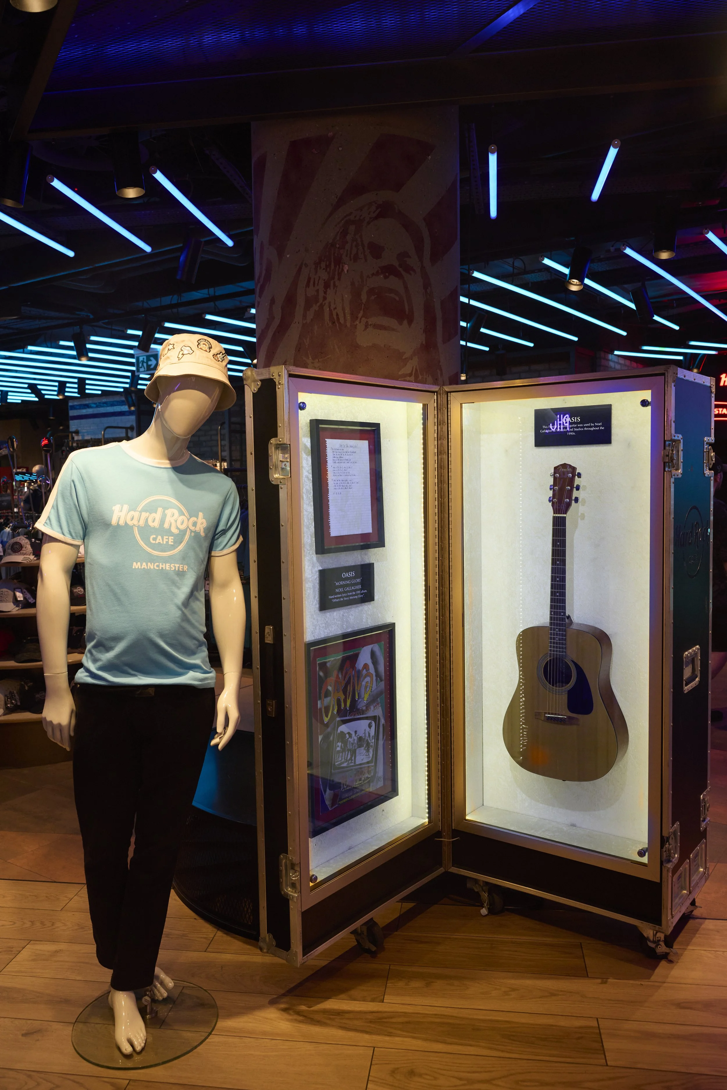 Hard Rock Cafe Oasis Britpop.jpg