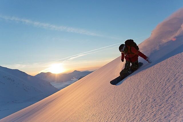 Even though the winter ended in an abrupt way for a lot of us, almost all splitboards are sold out by now. These are the last few ones that are up for grabs⁠⠀
⁠⠀
EU + Switzerland:⁠⠀
- Freeride Split 165 &amp; 170, 679 &euro; (only one per size left)⁠