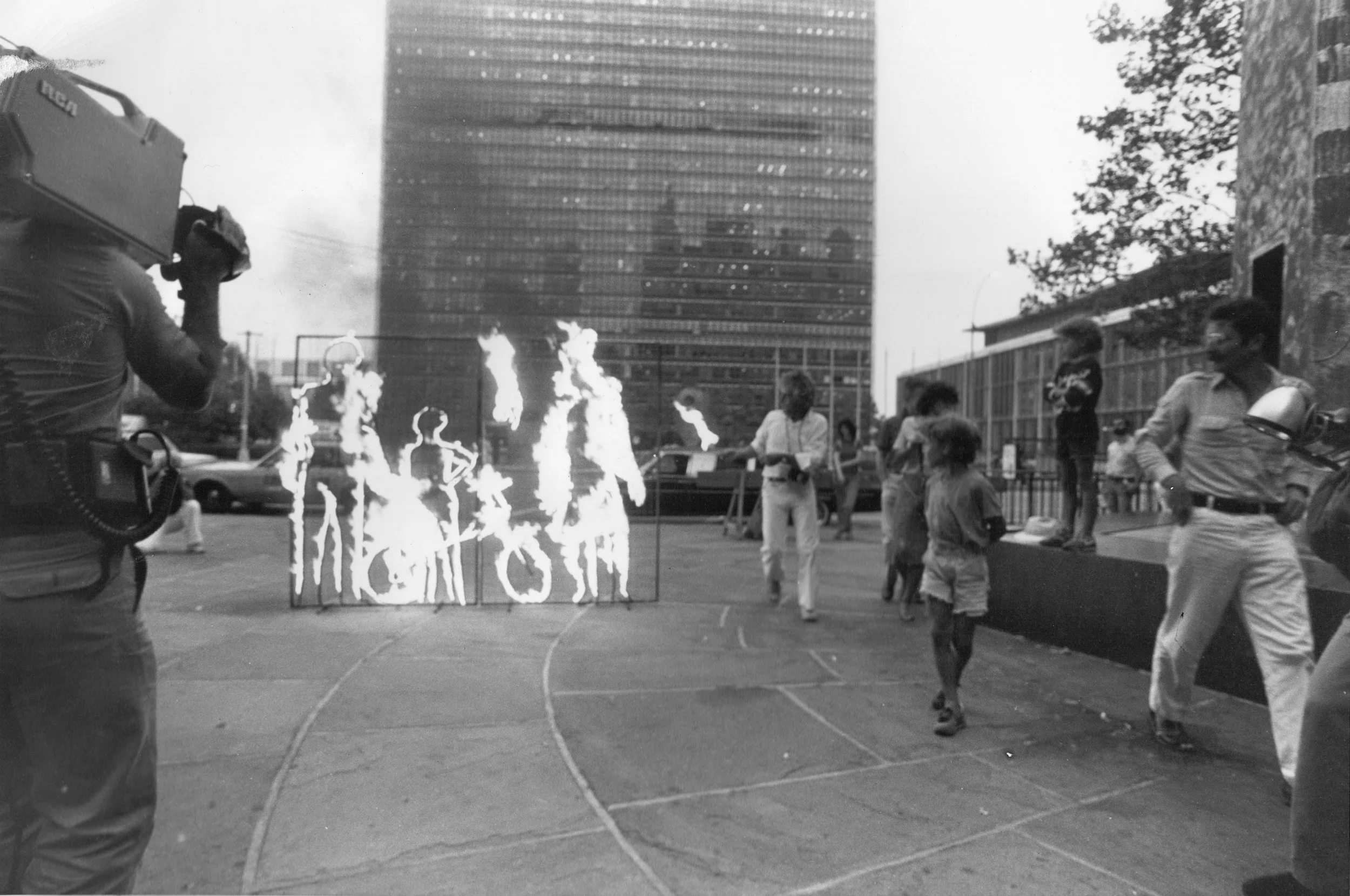 Hiroshima in front of United Nations 8/4/1982