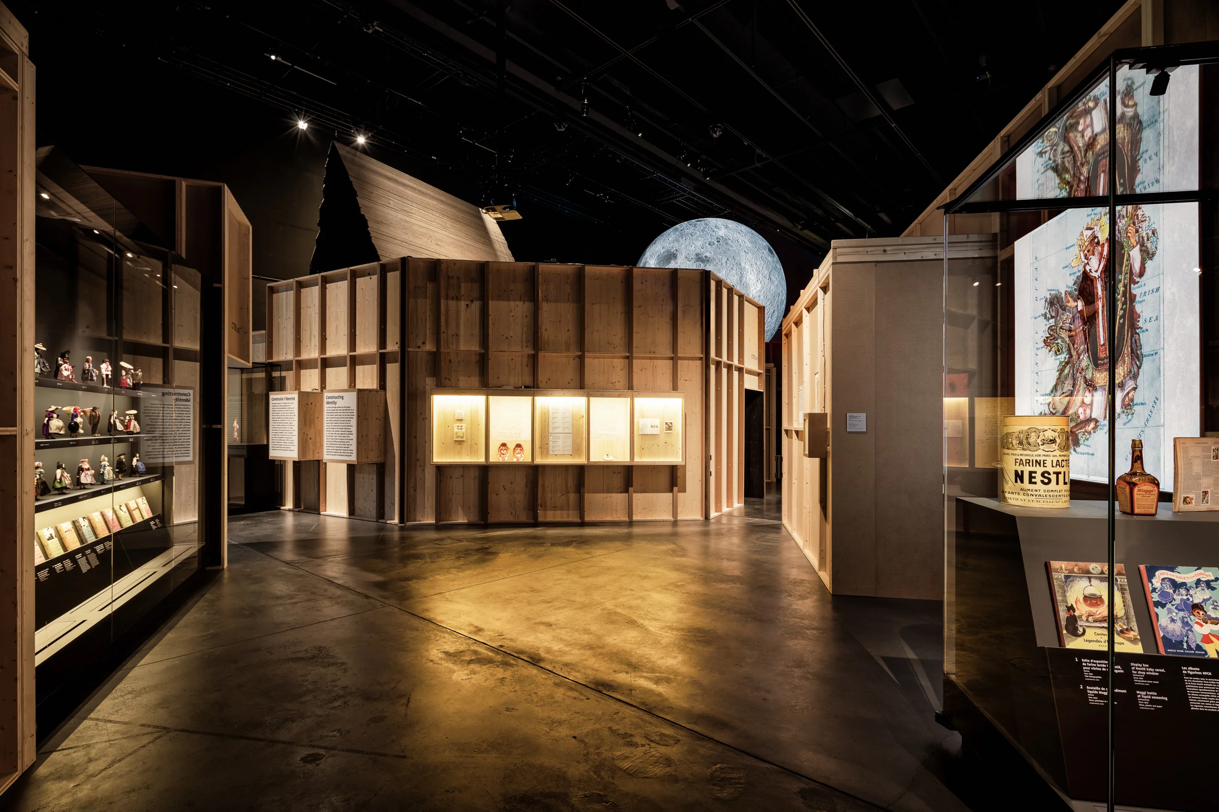 “LA FABRIQUE DE CONTES” AUSSTELLUNG KLIENT: EXPOMOBILIA AG, EFFRETIKON / MCH GROUP AG, ZÜRICH LOCATION: MUSEE D’ETHONGRAPHIE DE GENEVE, GENF