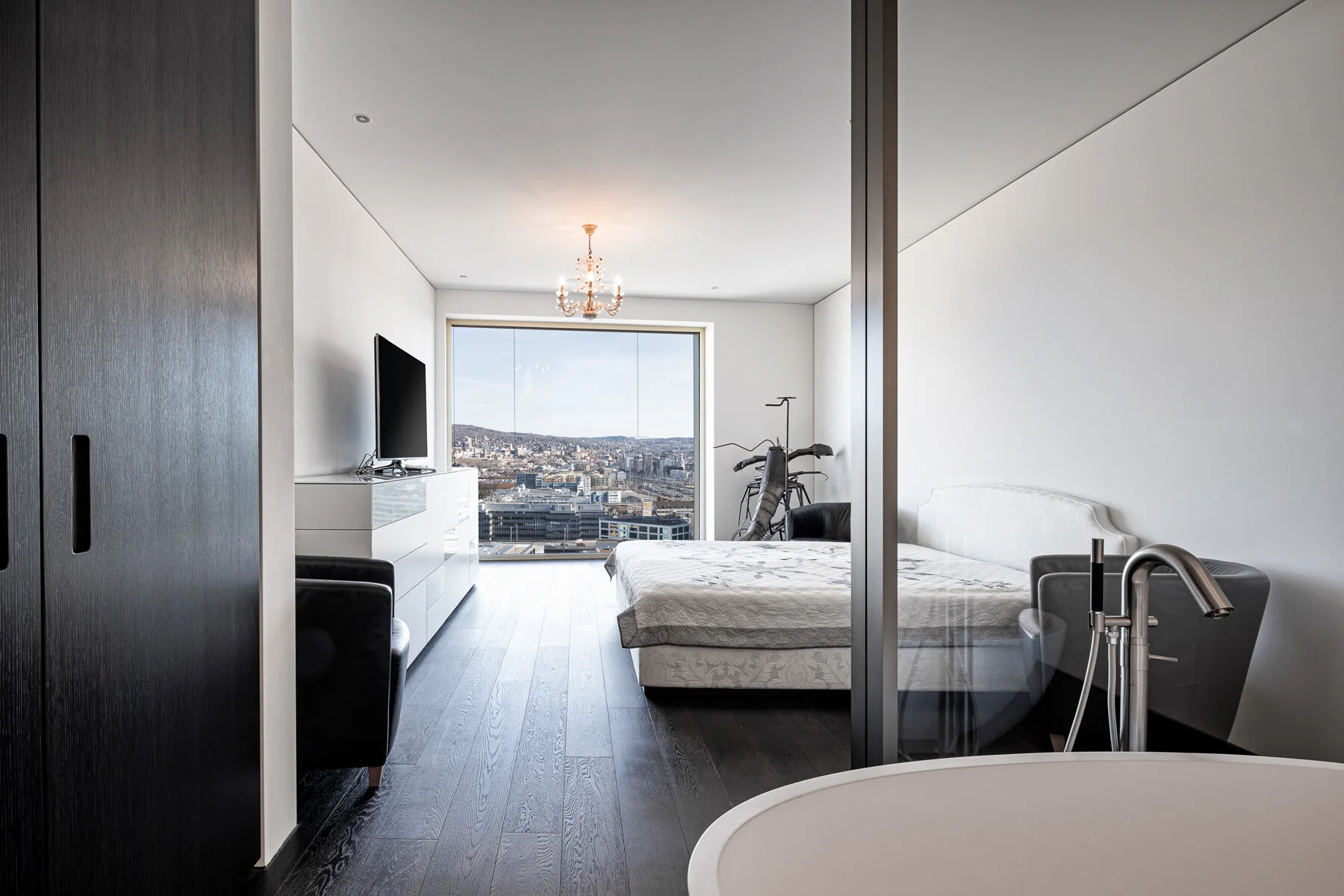 20-115 - Atrium - Mobimo Tower Wohnung 16D Zürich--18.jpg