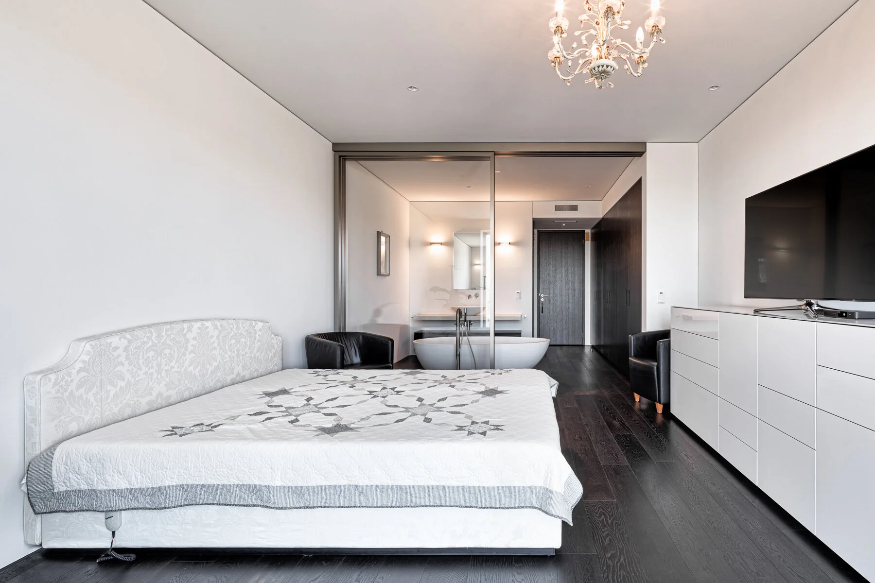 20-115 - Atrium - Mobimo Tower Wohnung 16D Zürich--19.jpg