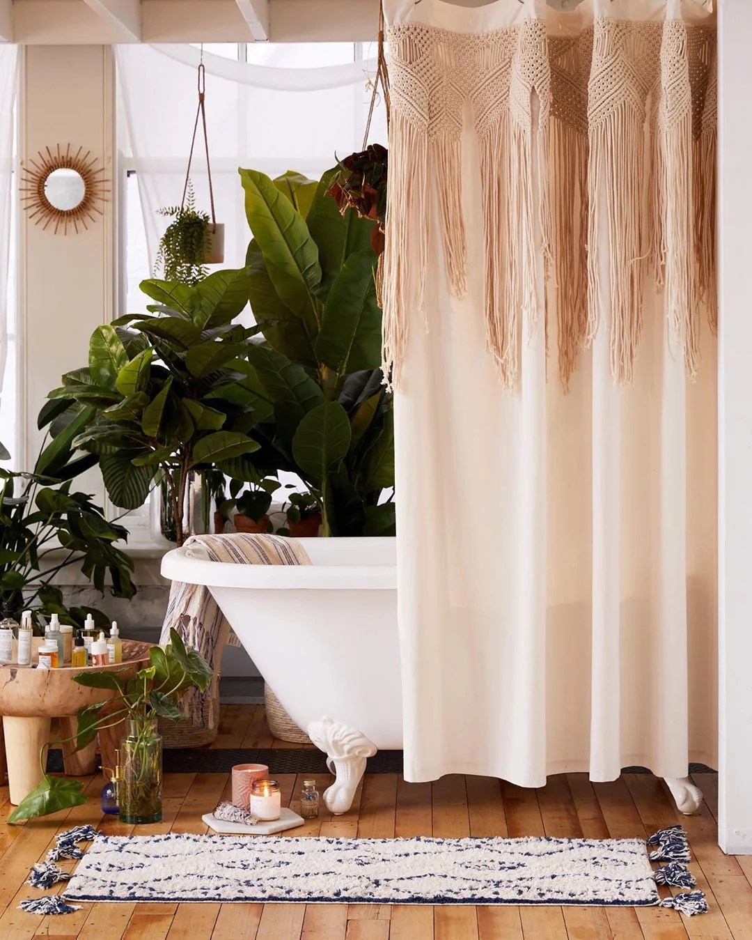 urbanoutfittershome_58423589_297293981201132_968257593520629296_n.jpg
