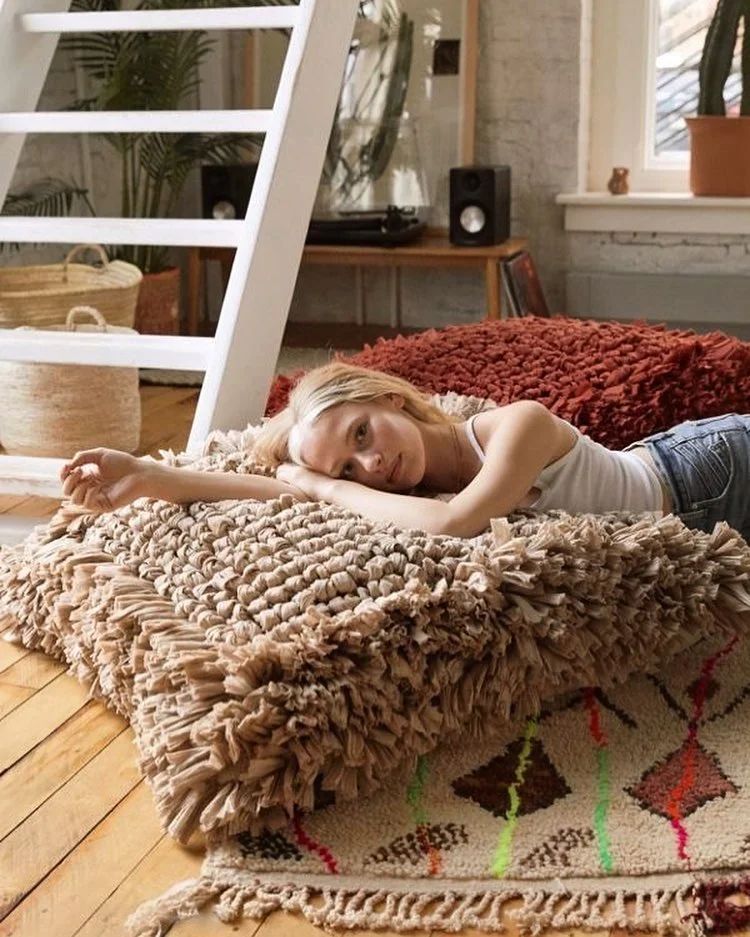 urbanoutfittershome_54247260_320904761952830_6173245439022401080_n.jpg