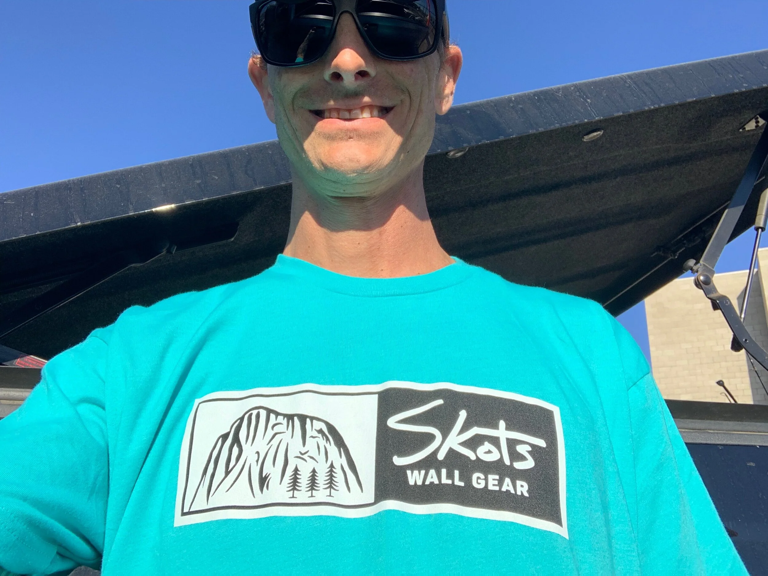 B3044BC4-F694-48C1-9CC2-2E3E832640C2