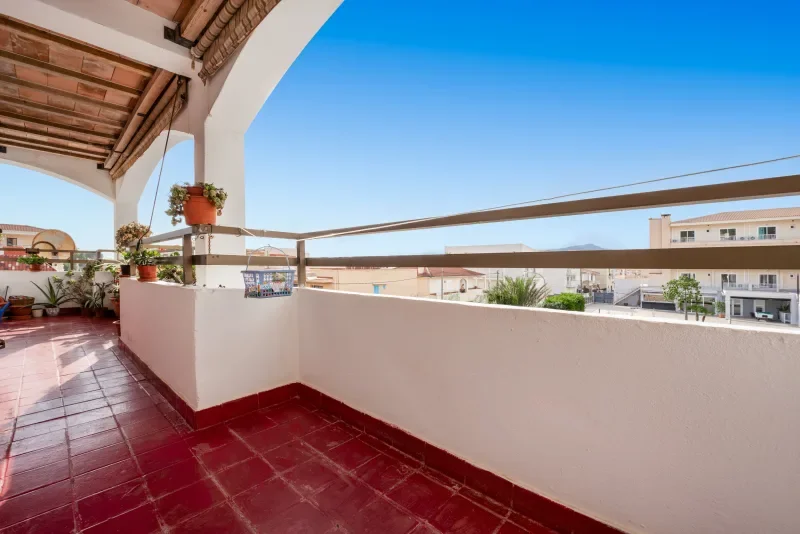 11954_521589__RYT7968-HDR-med (1).webp