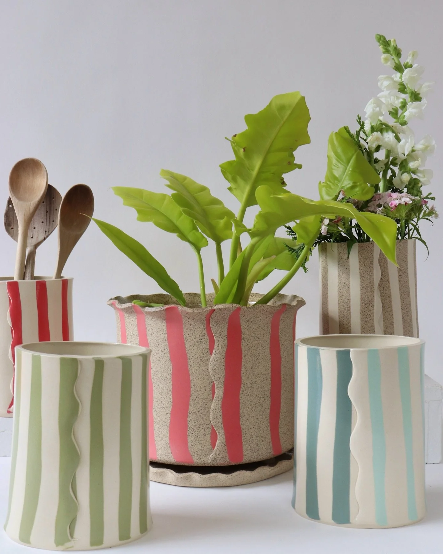 Hello! I&rsquo;m bringing back some fresh stripes for Spring! Each made with hand tinted inlaid colored clay.✨Big ol&rsquo; Ruffle Pots and oval vases that are the perfect size for either a utensil holder or flower vessel! I&rsquo;ll always be a past
