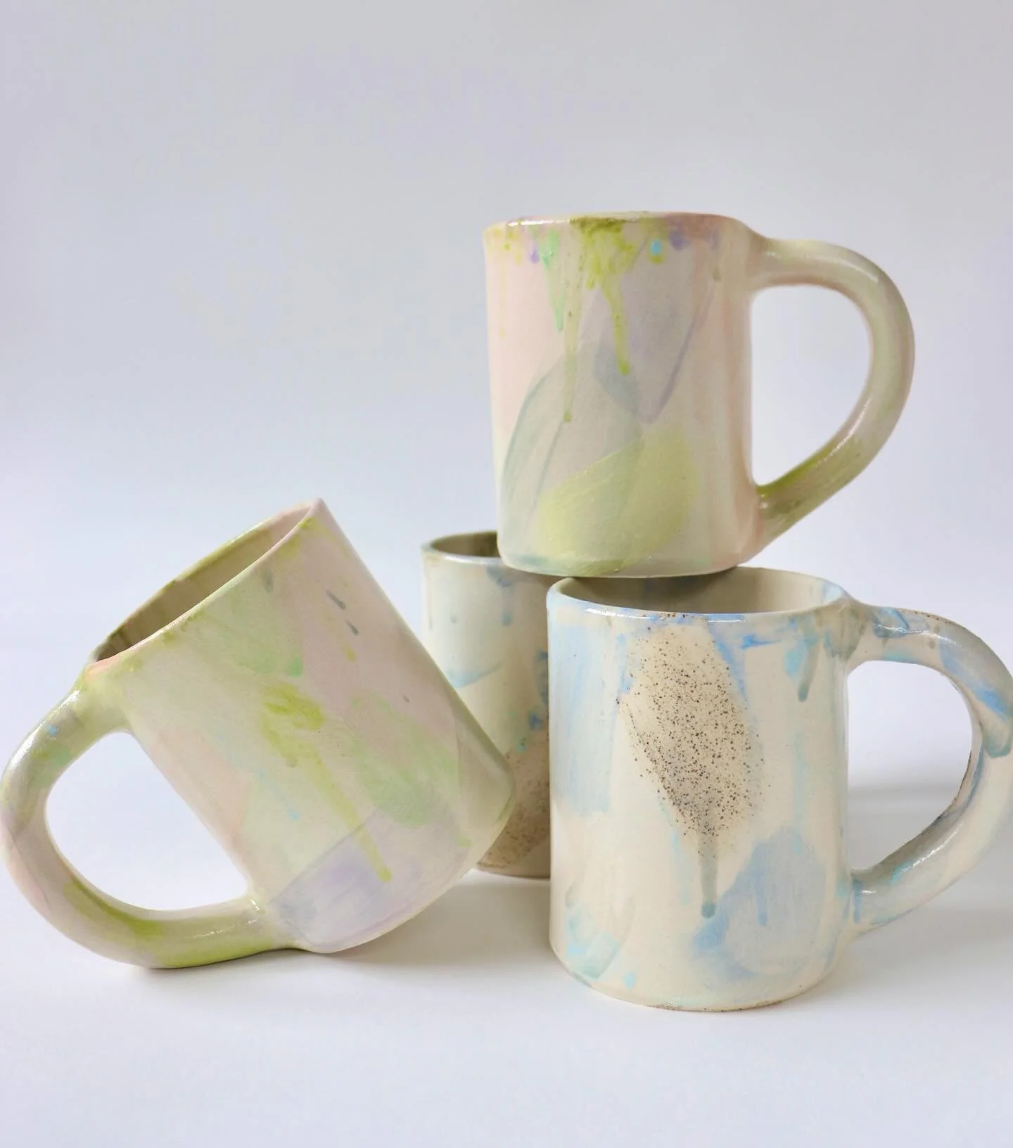 I hope you are having a gentle start to your week. I&rsquo;m working on mugs mugs mugs! These hand-built beauties have gentle washes of layered tinted clay slip, a slightly different approach to my other inlay/nerikomi pieces.🤍