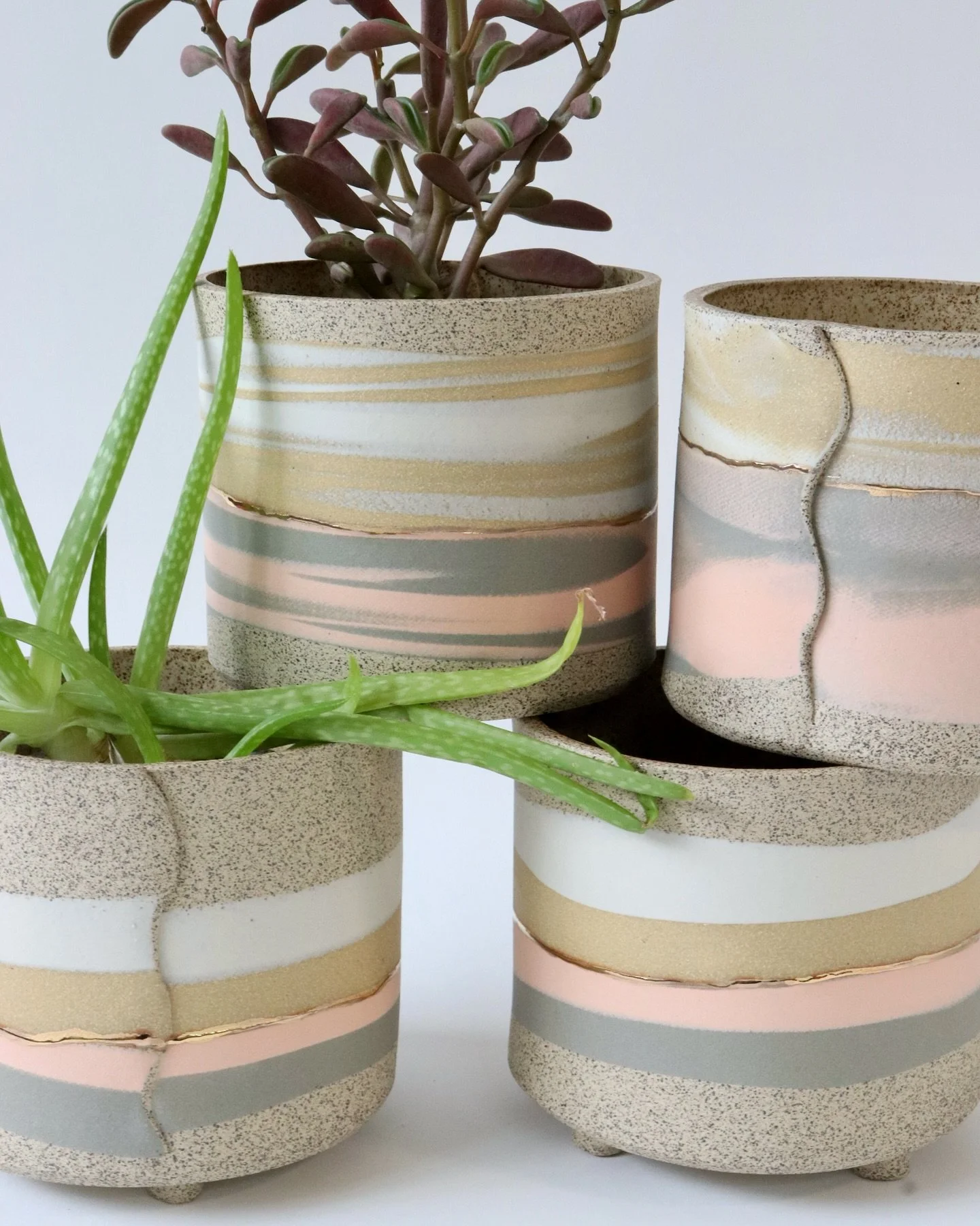 A soft new(ish) color-way of OLA Pots coming 🔜 :)
Inlay &amp; nerikomi slab built planters with a touch of 18k gold 4 U!✨🫶