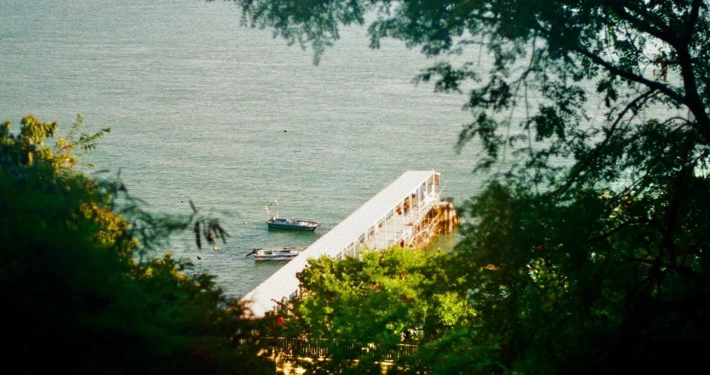There&rsquo;s something about the piers in Sham Tseng that feels clean and serene. 

Shot on Kodak 400. 
. 
.
.
.
.
#photography #hkphotography #canonhk #discoverhk #jacklloydhk #discoverhongkong #hkig #hongkonginsta #hkmood #shotwithcanon #canonae1 