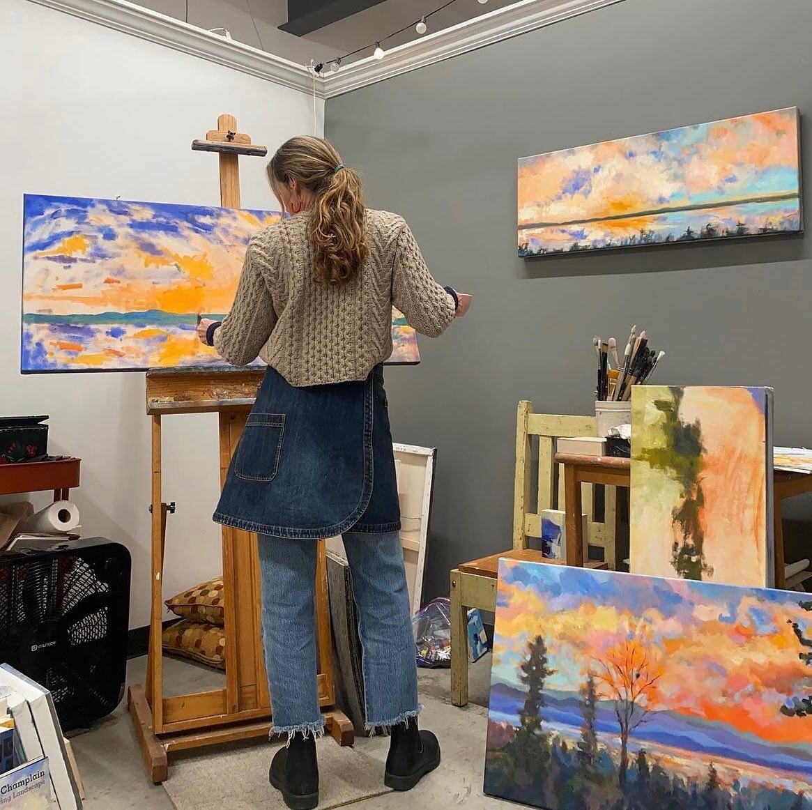 Stop by the Soda Plant for some creative inspiration and to see our artists at work. #repost from the talented @montstreamstudio.

Making hay when the sun shines. 

#gotime #Art #Artist #Oil Painting #ArtStudio #ArtGallery #Landscape Painting #Sunset