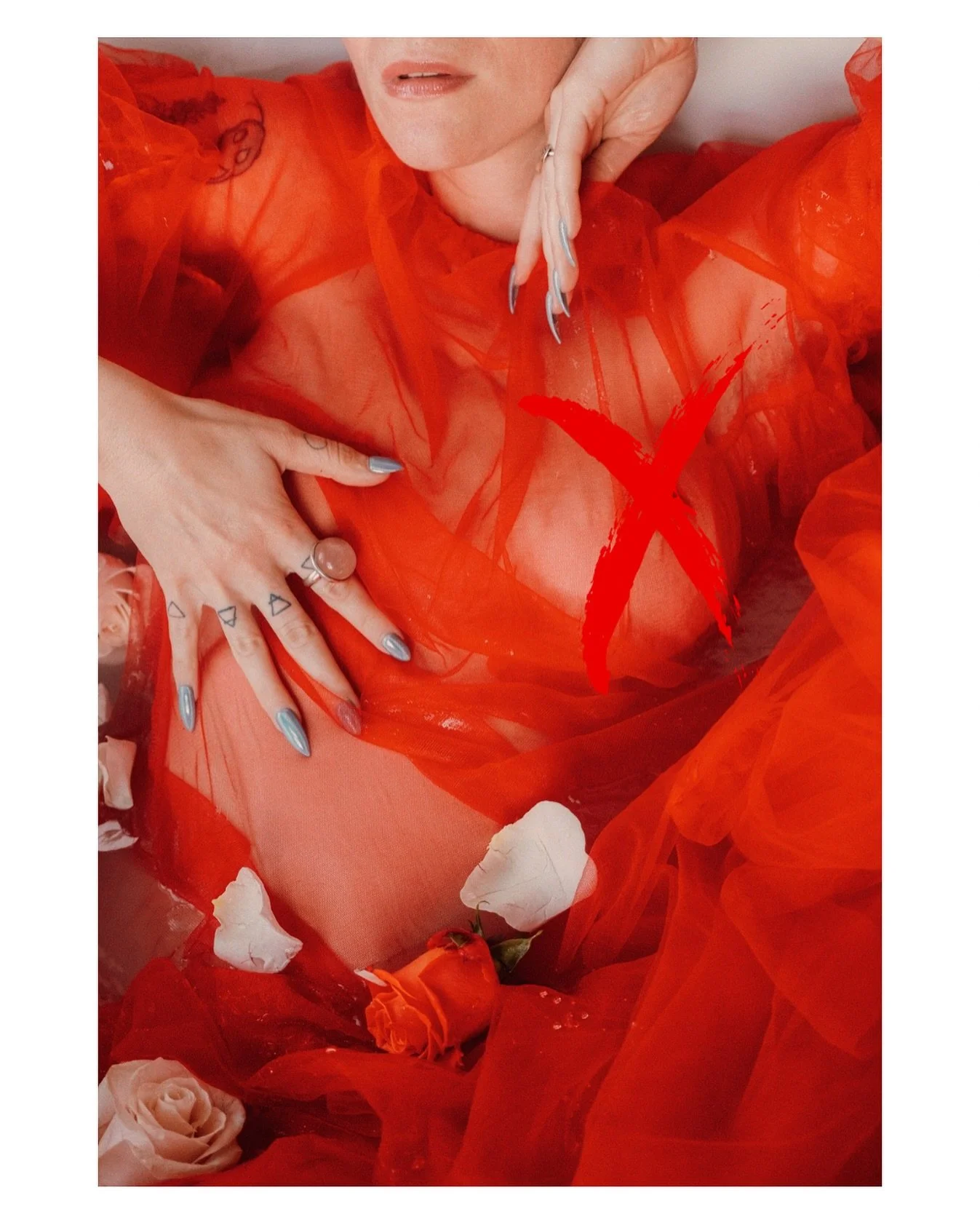 See how she leans her cheek upon her hand. O, that I were a glove upon that hand. That I might touch that cheek! 

Ps: I&rsquo;m back 🌹Let&rsquo;s shoot ❤️