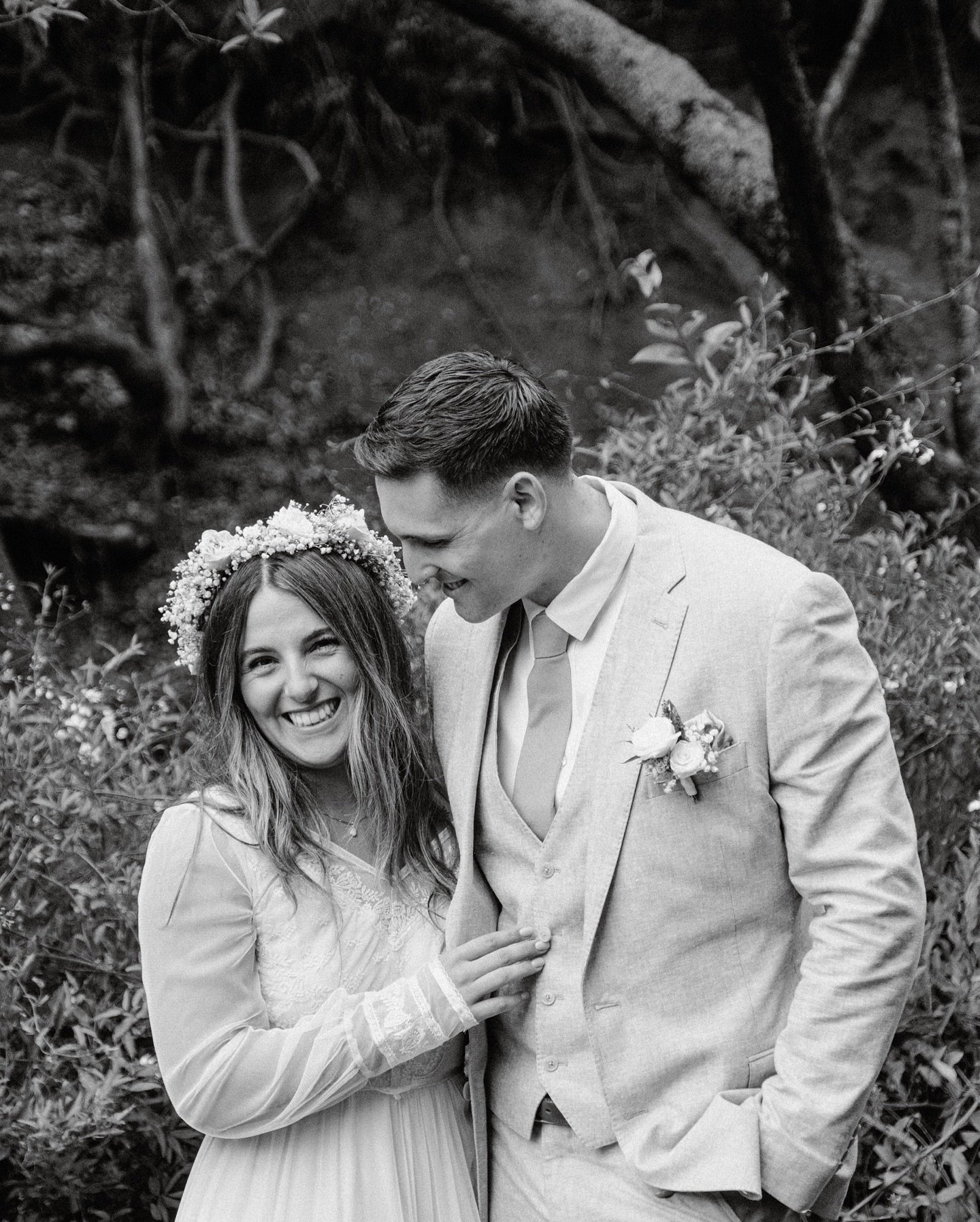 Kendal + Jake 
Small backyard weddings are 😘