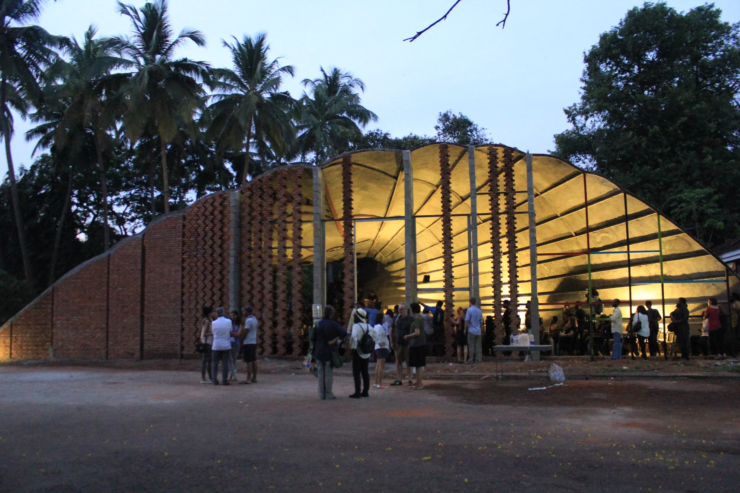  The Biennale Pavillion in 2014 was an auditorium for the talks and workshops to be held. The form of the UMBRELLA PAVILION folds like origami to meet at a single point that becomes the stage area. 