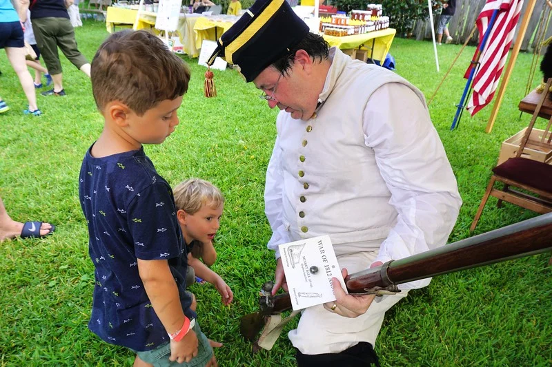 Musket man with kids.jpg