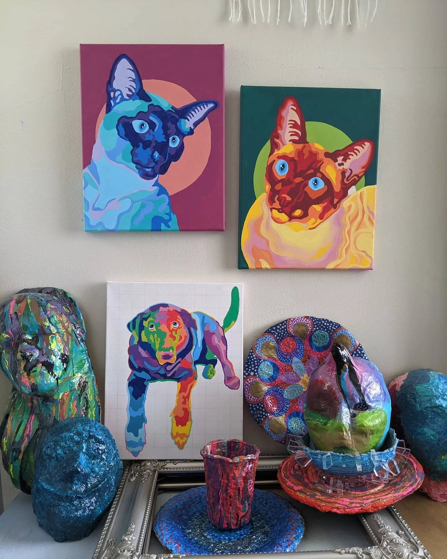 Pet portraits on my easel right now 🐾🐱🐶 more pics of these as I finish em up and ship em out to their humans later this week 💌
.
.
.
#petportraits #commissionme