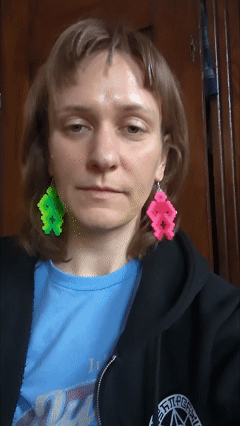 earring vid people.gif