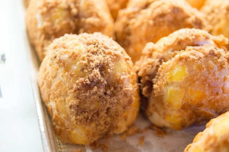 Pork Sung Bun filled with fluffy shredded pork fibers yielding crispy texture at Sweet Hut