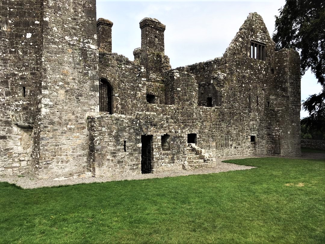 Exterior photo of Bective Abbey in Ireland