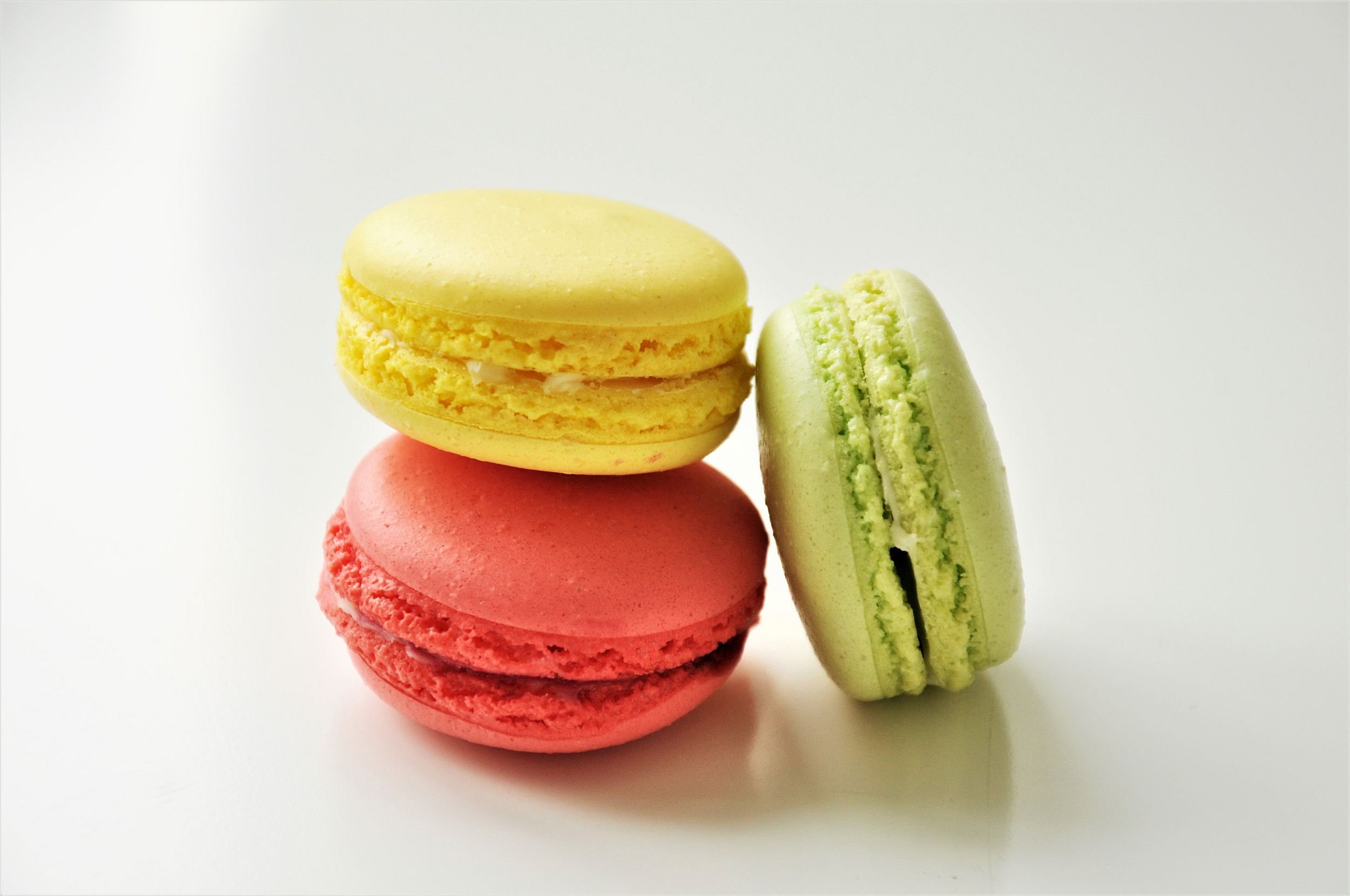 Colorful french macarons