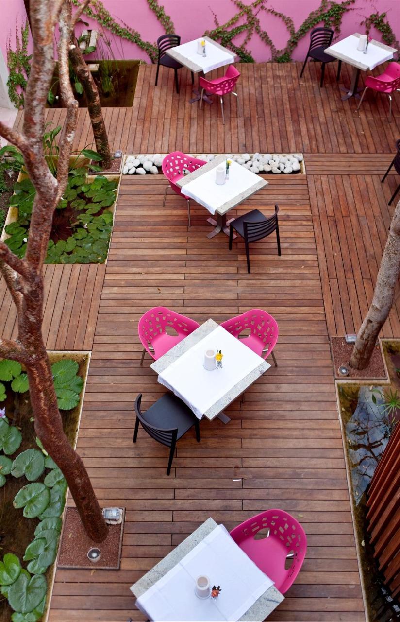 Outdoor patio at Rosas &amp; Xocolate in Merida, Mexico