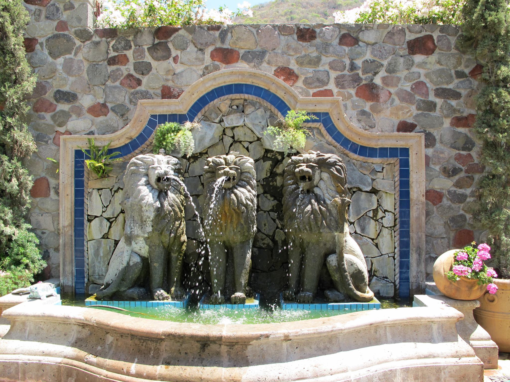 The fountain at Casa Tres Leones in Ajijic, Mexico
