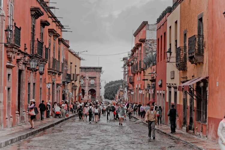 Street life in San Miguel de Allende, Mexico