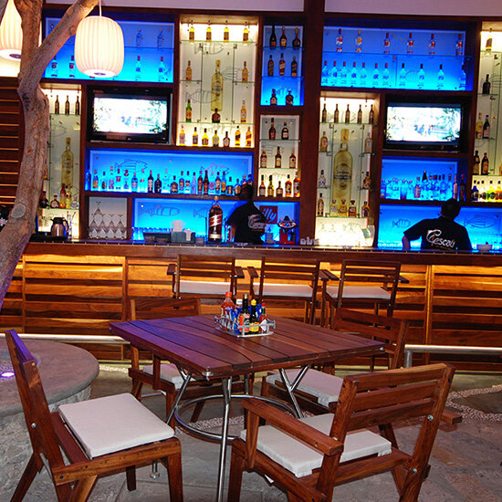 The bar at El Pescau