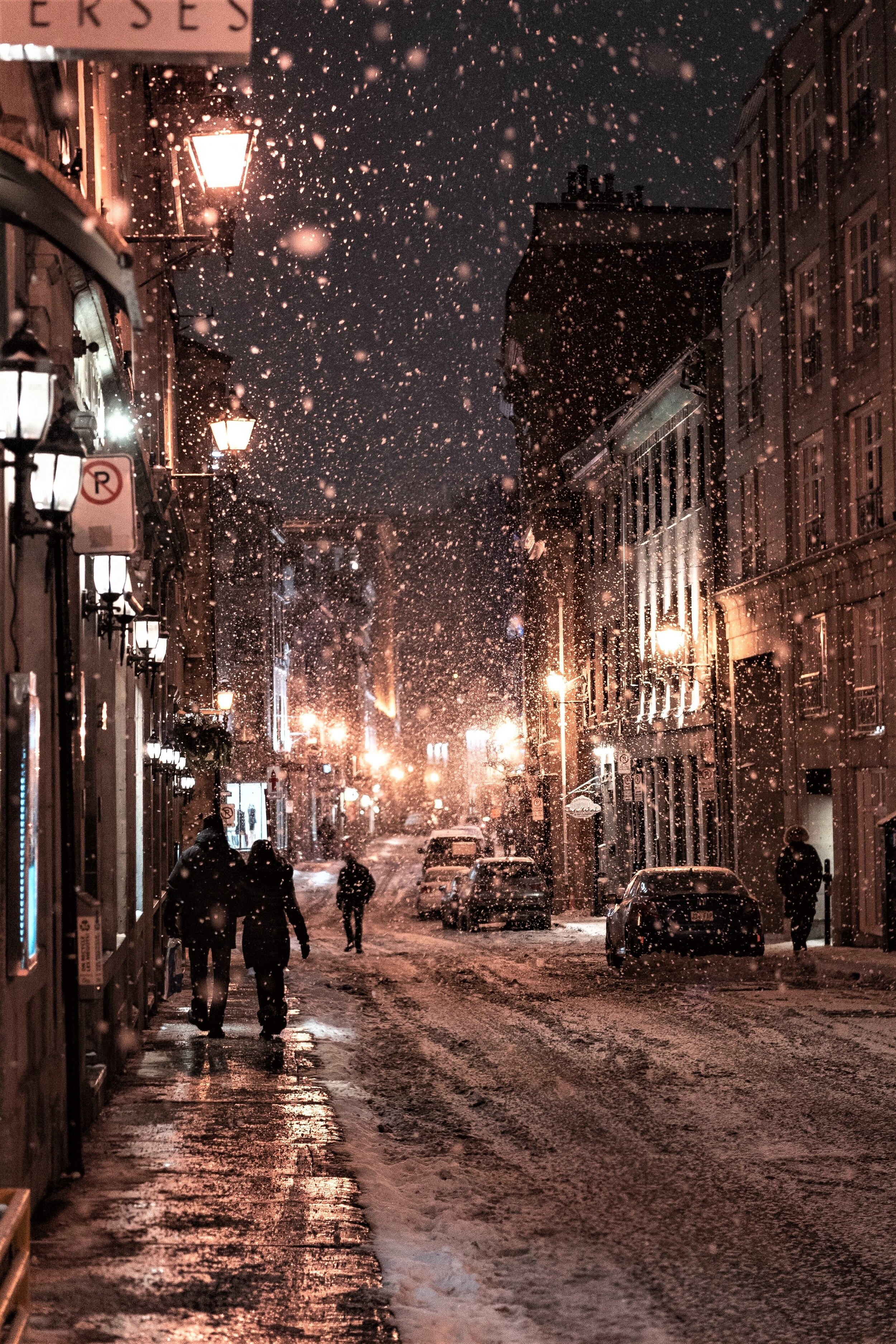 Walking in Old Montreal on a snowy night in Quebec