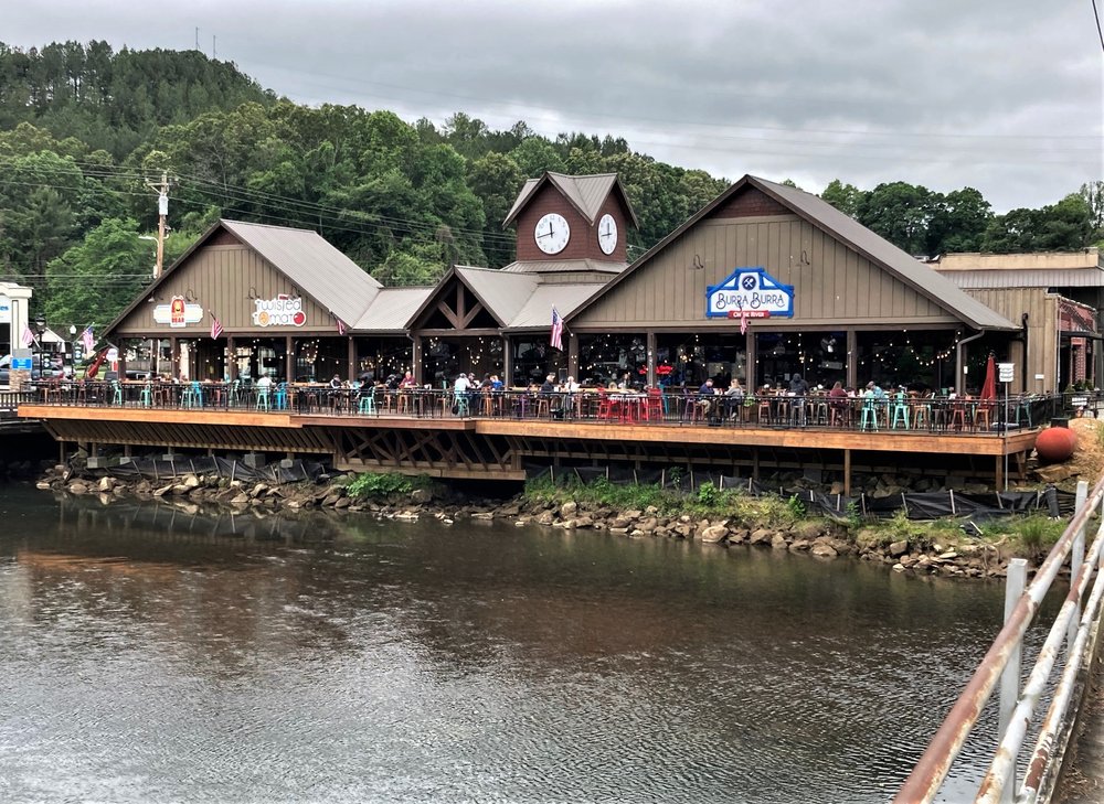 Riverwalk shops &amp; restaurants