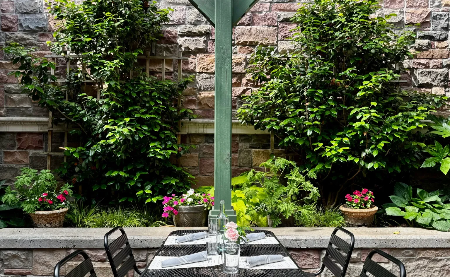 Courtyard seating