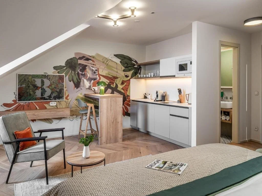 Kitchen &amp; Dining