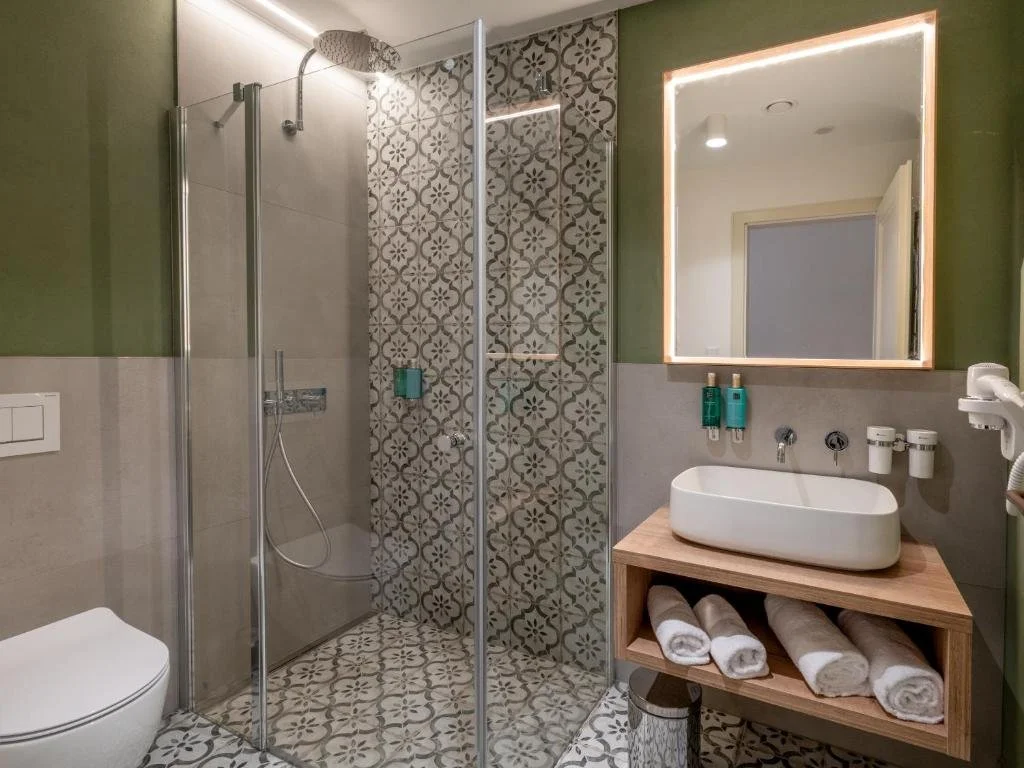 Spacious bathroom