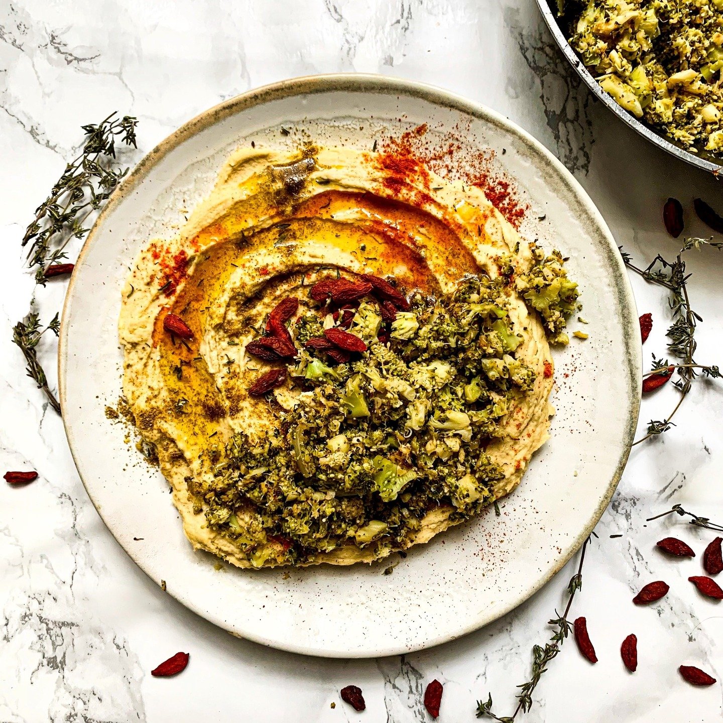 Yep....it's Sunday and I feel the Greek vibe coming on....before the bitter cold hits I will eat and think of warm days by the Greek waters....

#artsychowroamer
#thequirkytourist
#thecuriouscorner
#justbecause
#sundayfood
#ediblefare
#greekfood